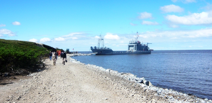 Mertarvik_barge_landing 3